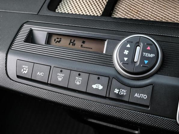 Honda Freed I Рестайлинг с пробегом 2012 года, цена 999 000 рублей, 216211 км, компактвэн, Автокод Объявления