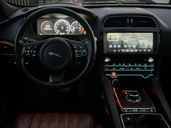 Jaguar F-Pace I с пробегом 2017 года, цена 2 190 000 рублей, 134601 км, внедорожник, Автокод Объявления