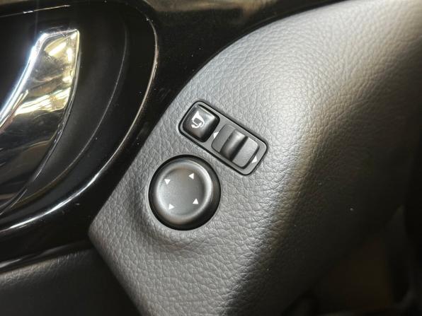 Nissan Qashqai II с пробегом 2015 года, цена 1 460 000 рублей, 158586 км, внедорожник, Автокод Объявления