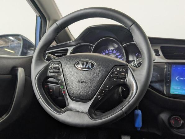 Kia Ceed II с пробегом 2012 года, цена 959 900 рублей, 209000 км, хэтчбек, Автокод Объявления