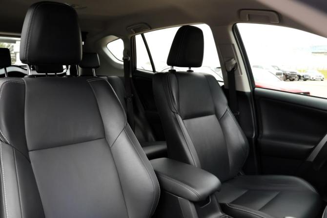 Toyota RAV4 IV (XA40) Рестайлинг с пробегом 2015 года, цена 2 499 000 рублей, 117481 км, внедорожник, Автокод Объявления