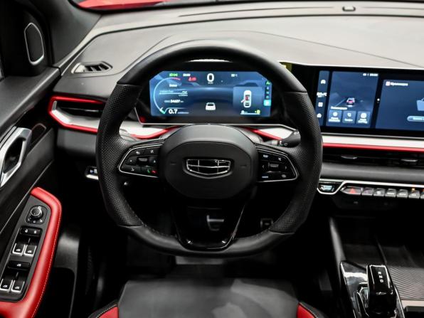 Geely Coolray I Рестайлинг с пробегом 2024 года, цена 2 190 000 рублей, 24637 км, внедорожник, Автокод Объявления