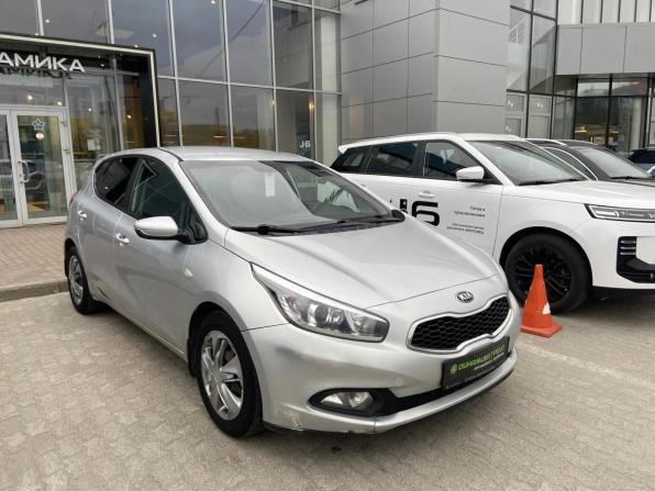 Kia Ceed II с пробегом 2015 года, цена 851 000 рублей, 141481 км, хэтчбек, Автокод Объявления