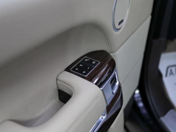 Land Rover Range Rover IV с пробегом 2014 года, цена 3 099 000 рублей, 129000 км, внедорожник, Автокод Объявления