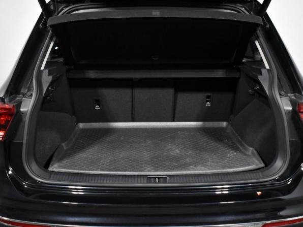 Volkswagen Tiguan II с пробегом 2018 года, цена 2 810 000 рублей, 130587 км, внедорожник, Автокод Объявления