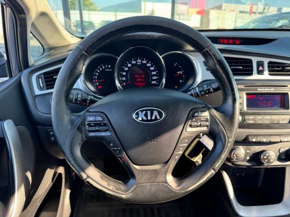 Kia Ceed II с пробегом 2014 года, цена 1 029 000 рублей, 124160 км, универсал, Автокод Объявления