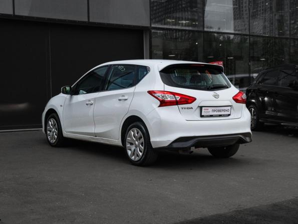 Nissan Tiida II с пробегом 2015 года, цена 1 000 000 рублей, 155325 км, хэтчбек, Автокод Объявления