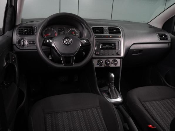 Volkswagen Polo V Рестайлинг с пробегом 2019 года, цена 1 325 000 рублей, 129716 км, седан, Автокод Объявления