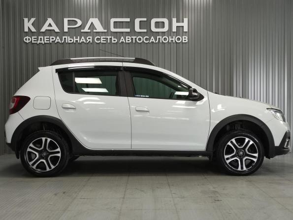 Renault Sandero II Рестайлинг с пробегом 2022 года, цена 1 165 000 рублей, 35151 км, хэтчбек, Автокод Объявления