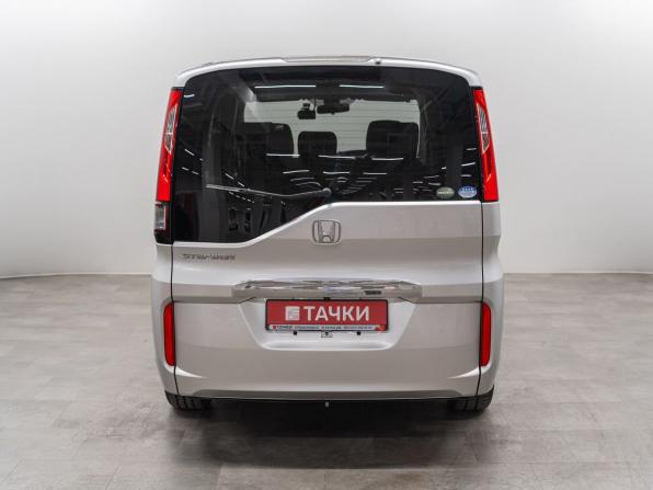 Honda Stepwgn V Рестайлинг с пробегом 2019 года, цена 1 750 000 рублей, 103555 км, минивэн, Автокод Объявления