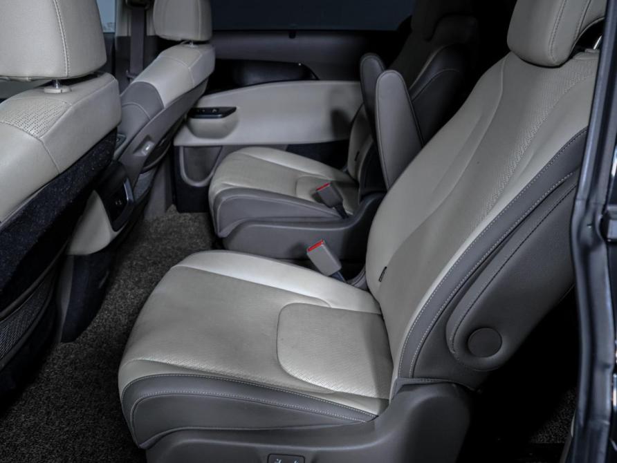 Kia Carnival IV Москва  - изображение 10