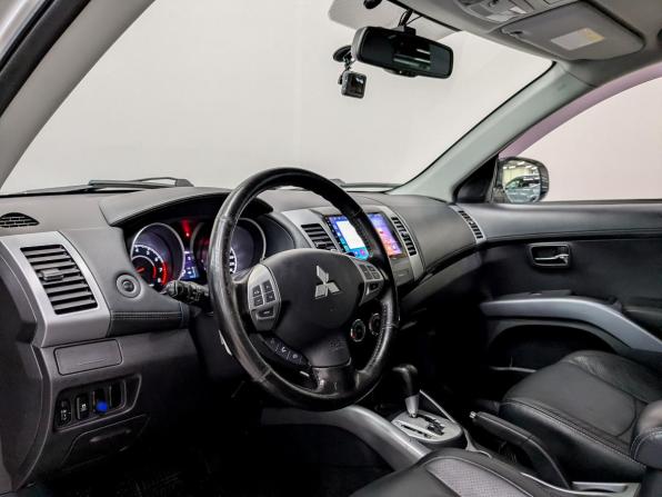 Mitsubishi Outlander II Рестайлинг с пробегом 2011 года, цена 1 500 000 рублей, 202648 км, внедорожник, Автокод Объявления