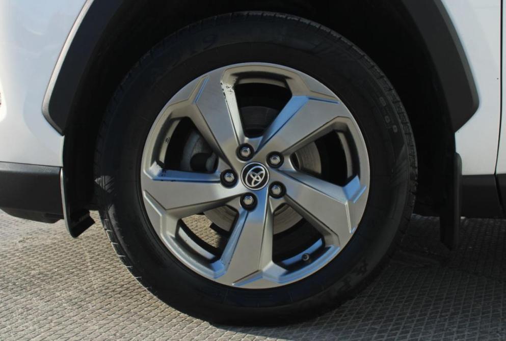 Toyota RAV4 IV (XA40) Рестайлинг Саратов  - изображение 11