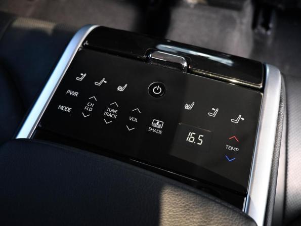 Toyota Camry VIII (XV70) с пробегом 2018 года, цена 2 489 000 рублей, 150897 км, седан, Автокод Объявления