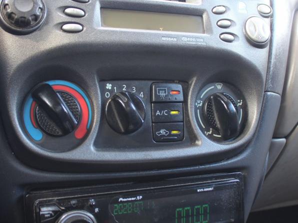 Nissan Almera II (N16) с пробегом 2000 года, цена 119 000 рублей, 412606 км, хэтчбек, Автокод Объявления