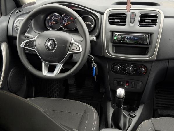 Renault Logan II Рестайлинг с пробегом 2021 года, цена 1 120 000 рублей, 124643 км, седан, Автокод Объявления