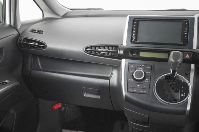 Toyota Wish II с пробегом 2009 года, цена 1 389 000 рублей, 88350 км, минивэн, Автокод Объявления