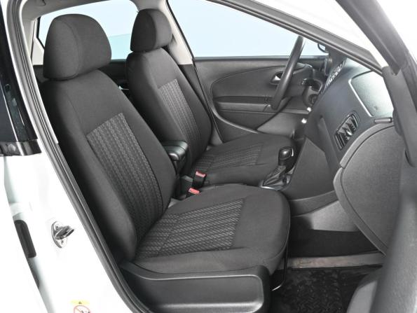 Volkswagen Polo V Рестайлинг с пробегом 2018 года, цена 1 390 000 рублей, 111278 км, седан, Автокод Объявления