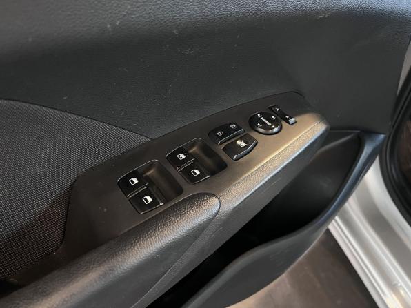 Hyundai Solaris II Рестайлинг с пробегом 2021 года, цена 1 533 000 рублей, 135001 км, седан, Автокод Объявления