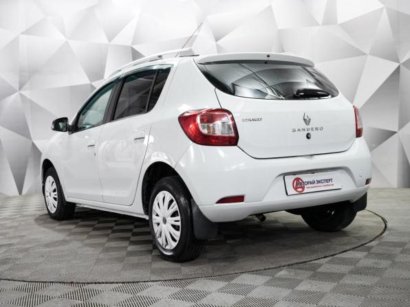 Renault Sandero II с пробегом 2018 года, цена 710 000 рублей, 220000 км, хэтчбек, Автокод Объявления
