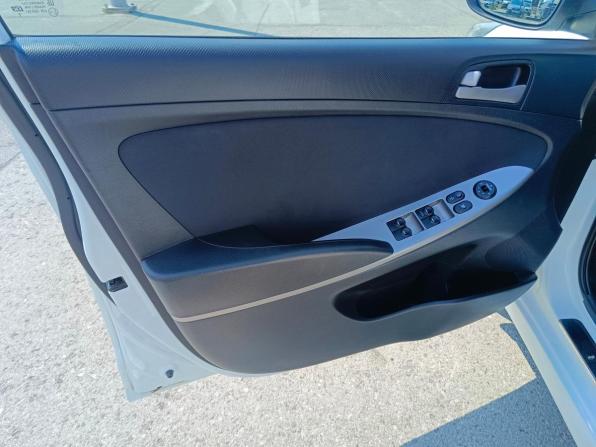 Hyundai Solaris I Рестайлинг с пробегом 2016 года, цена 999 995 рублей, 133320 км, хэтчбек, Автокод Объявления