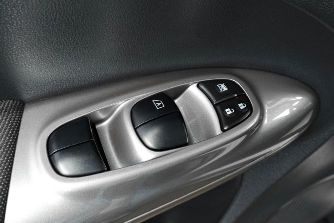 Nissan Juke I с пробегом 2012 года, цена 999 000 рублей, 187000 км, внедорожник, Автокод Объявления