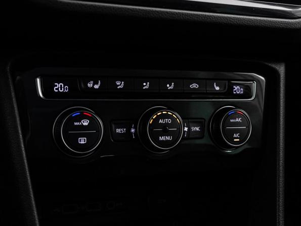 Volkswagen Tiguan II с пробегом 2019 года, цена 3 249 000 рублей, 82770 км, внедорожник, Автокод Объявления