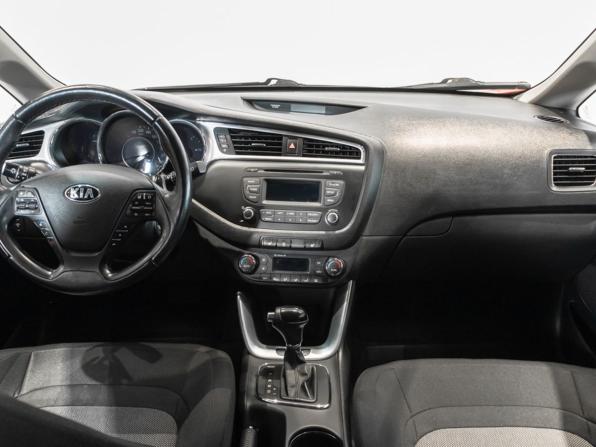 Kia Ceed II Рестайлинг с пробегом 2016 года, цена 1 550 000 рублей, 61060 км, хэтчбек, Автокод Объявления