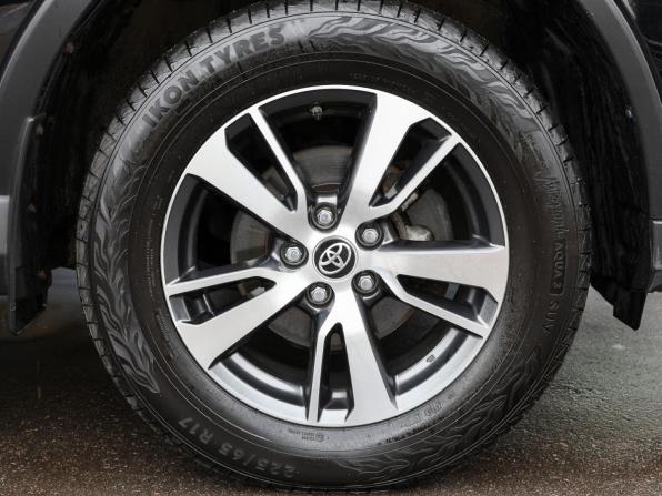 Toyota RAV4 IV (XA40) Рестайлинг с пробегом 2018 года, цена 2 449 000 рублей, 194658 км, внедорожник, Автокод Объявления
