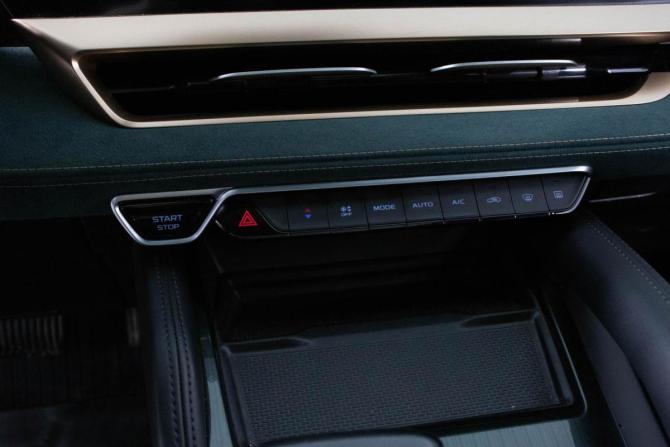 Geely Monjaro I с пробегом 2023 года, цена 3 044 900 рублей, 109741 км, внедорожник, Автокод Объявления