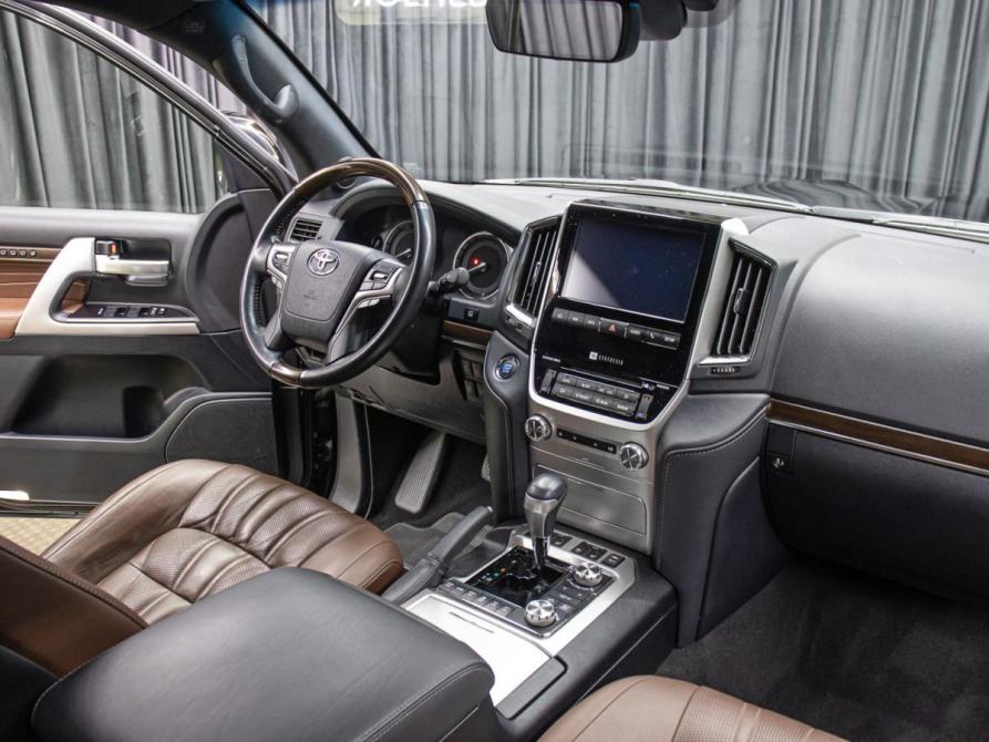 Toyota Land Cruiser 200 Series Рестайлинг 2 Москва  - изображение 11