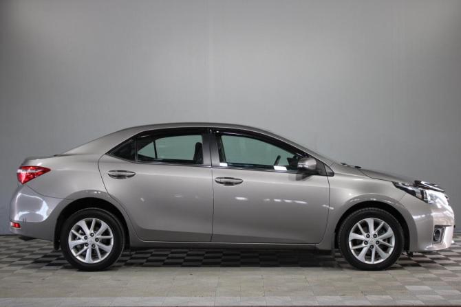 Toyota Corolla XI (E160 E170 E180) с пробегом 2014 года, цена 1 550 000 рублей, 81000 км, седан, Автокод Объявления