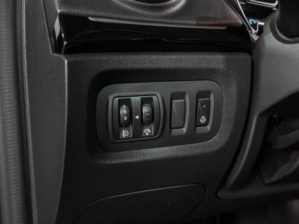Renault Kaptur I Рестайлинг с пробегом 2021 года, цена 1 599 000 рублей, 126174 км, внедорожник, Автокод Объявления
