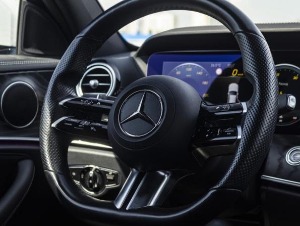 Mercedes-Benz E-Класс V (W213 S213 C238) Рестайлинг с пробегом 2020 года, цена 4 619 000 рублей, 71000 км, седан, Автокод Объявления