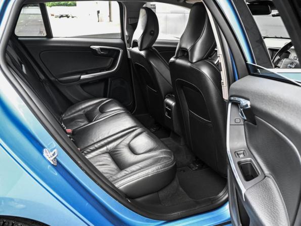 Volvo V60 I Рестайлинг с пробегом 2013 года, цена 1 378 000 рублей, 119227 км, универсал, Автокод Объявления