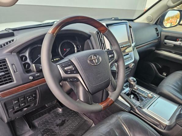 Toyota Land Cruiser 200 Series Рестайлинг 2 с пробегом 2016 года, цена 5 398 000 рублей, 267500 км, внедорожник, Автокод Объявления
