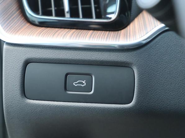 Volvo XC60 II Рестайлинг с пробегом 2024 года, цена 5 500 000 рублей, 23195 км, внедорожник, Автокод Объявления