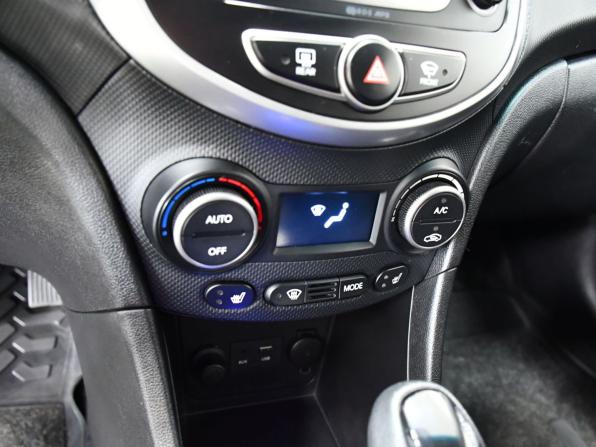 Hyundai Solaris I Рестайлинг с пробегом 2016 года, цена 987 000 рублей, 234167 км, седан, Автокод Объявления