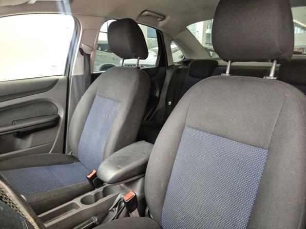 Ford Focus II с пробегом 2005 года, цена 299 000 рублей, 246642 км, седан, Автокод Объявления