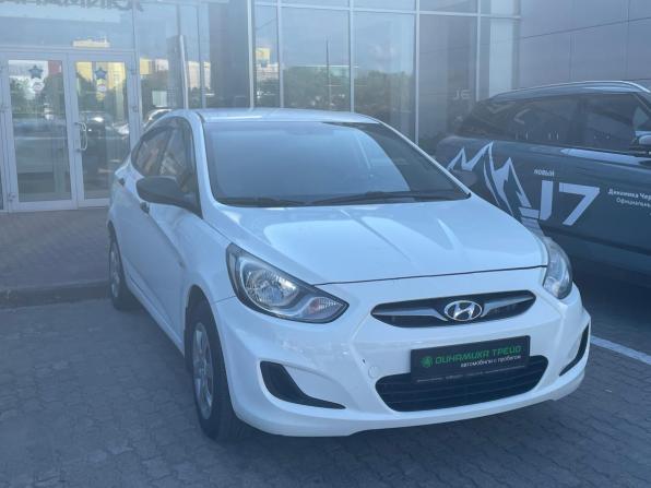 Hyundai Solaris I с пробегом 2012 года, цена 650 000 рублей, 146080 км, седан, Автокод Объявления
