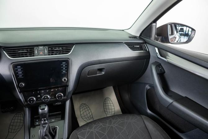 Skoda Octavia III (A7) Рестайлинг с пробегом 2019 года, цена 1 849 000 рублей, 181500 км, лифтбек, Автокод Объявления