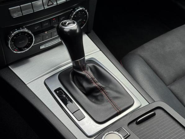 Mercedes-Benz C-Класс III (W204) Рестайлинг с пробегом 2013 года, цена 1 599 000 рублей, 237111 км, седан, Автокод Объявления