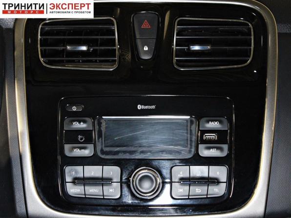 Renault Sandero II Рестайлинг с пробегом 2018 года, цена 1 047 000 рублей, 277651 км, хэтчбек, Автокод Объявления