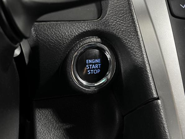 Toyota Camry VII (XV50) Рестайлинг 2 с пробегом 2017 года, цена 2 299 900 рублей, 211243 км, седан, Автокод Объявления