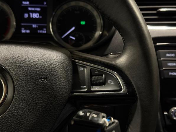 Skoda Octavia III (A7) Рестайлинг с пробегом 2019 года, цена 1 999 000 рублей, 59200 км, лифтбек, Автокод Объявления