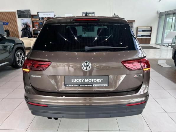 Volkswagen Tiguan II с пробегом 2018 года, цена 1 995 000 рублей, 134374 км, внедорожник, Автокод Объявления