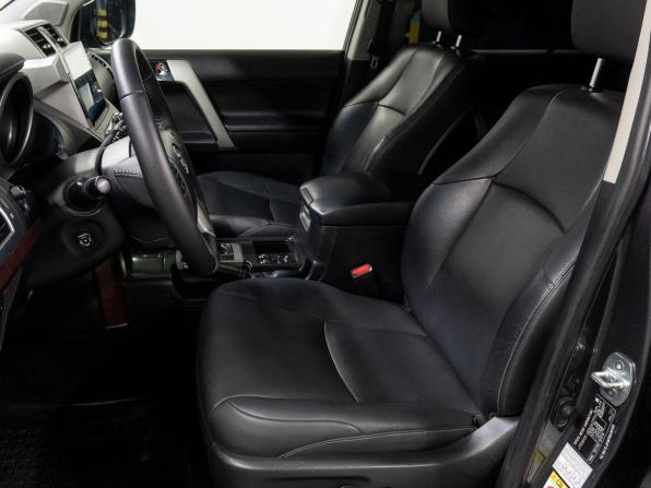 Toyota Land Cruiser Prado 150 Series Рестайлинг 2 с пробегом 2017 года, цена 4 350 000 рублей, 148760 км, внедорожник, Автокод Объявления