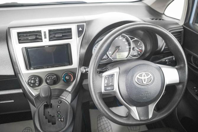 Toyota Ractis II с пробегом 2012 года, цена 919 000 рублей, 30000 км, хэтчбек, Автокод Объявления
