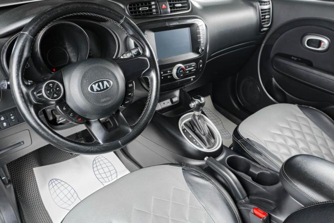 Kia Soul II Рестайлинг с пробегом 2017 года, цена 899 000 рублей, 340000 км, хэтчбек, Автокод Объявления