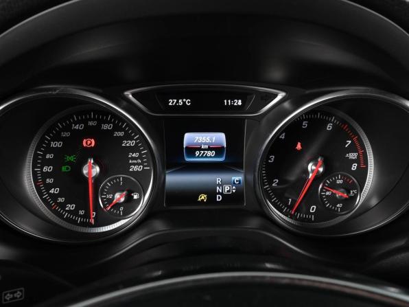 Mercedes-Benz GLA I (X156) Рестайлинг с пробегом 2018 года, цена 2 669 000 рублей, 97780 км, внедорожник, Автокод Объявления